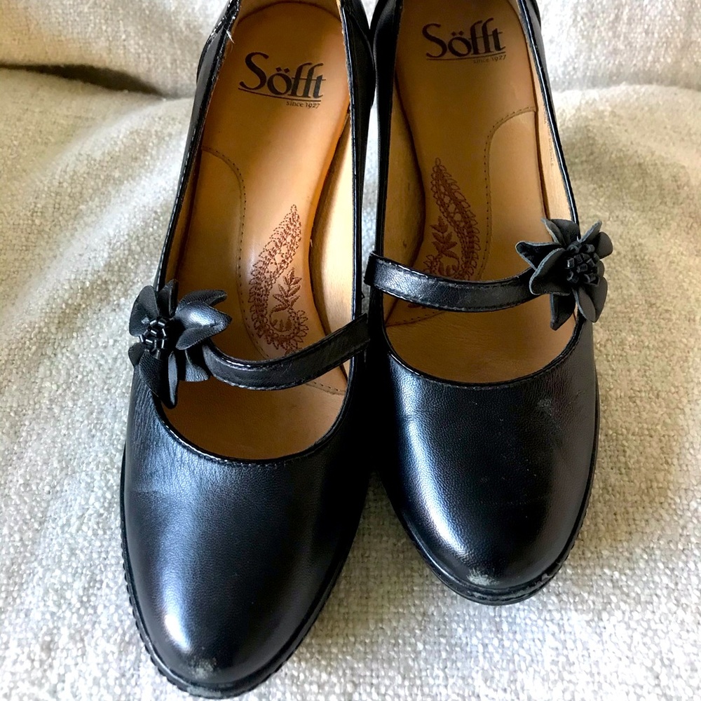 Sofft 3 1/2” heeled Mary Janes